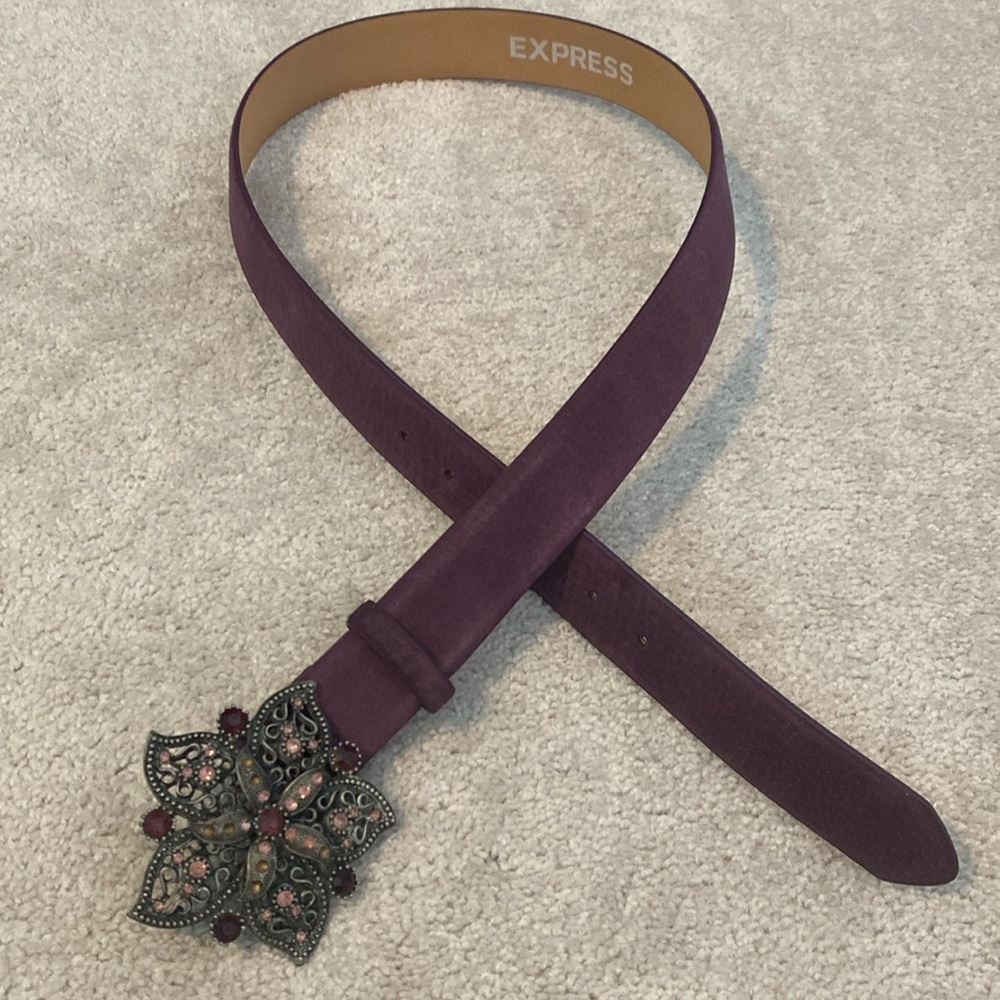 Express vintage 80/90’s purple suede belt